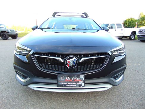 Used 2018 Buick Regal Essence w/ Driver Confidence Package #1 AWD/4WD image 3