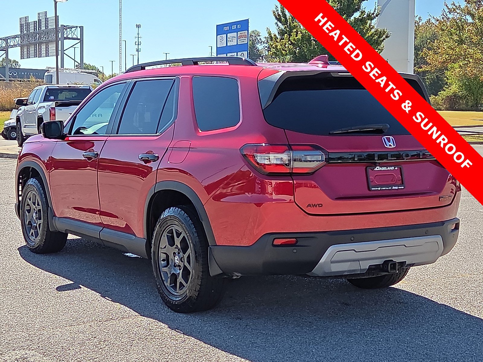 Used 2024 Honda Pilot TrailSport image 4
