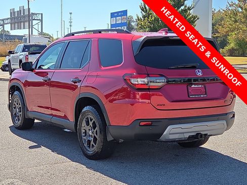 Used 2024 Honda Pilot TrailSport image 4