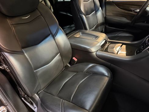 Used 2018 Cadillac Escalade ESV Platinum AWD/4WD image 56