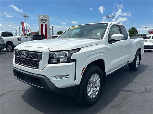 Certified 2024 Nissan Frontier SV w/ SV Convenience Package RWD image 7