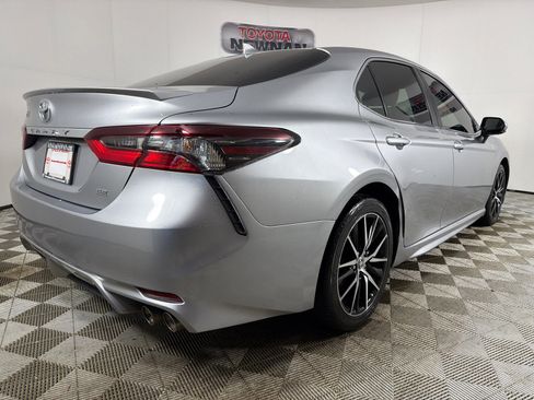 Used 2023 Toyota Camry SE FWD image 3