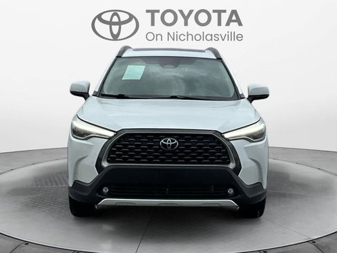 Used 2023 Toyota Corolla Cross XLE w/ Convenience Package image 9