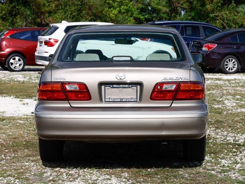 Used 1998 Toyota Avalon XLS image 7