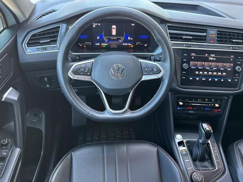 Used 2022 Volkswagen Tiguan SE AWD/4WD image 30