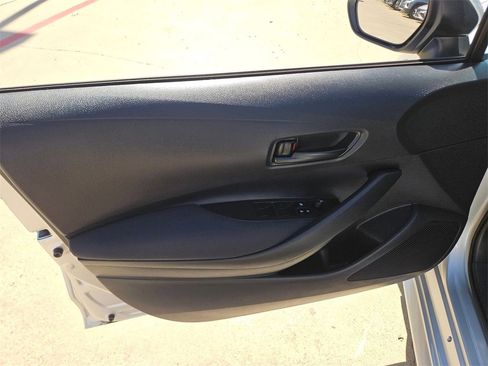 Used 2025 Toyota Corolla LE image 14