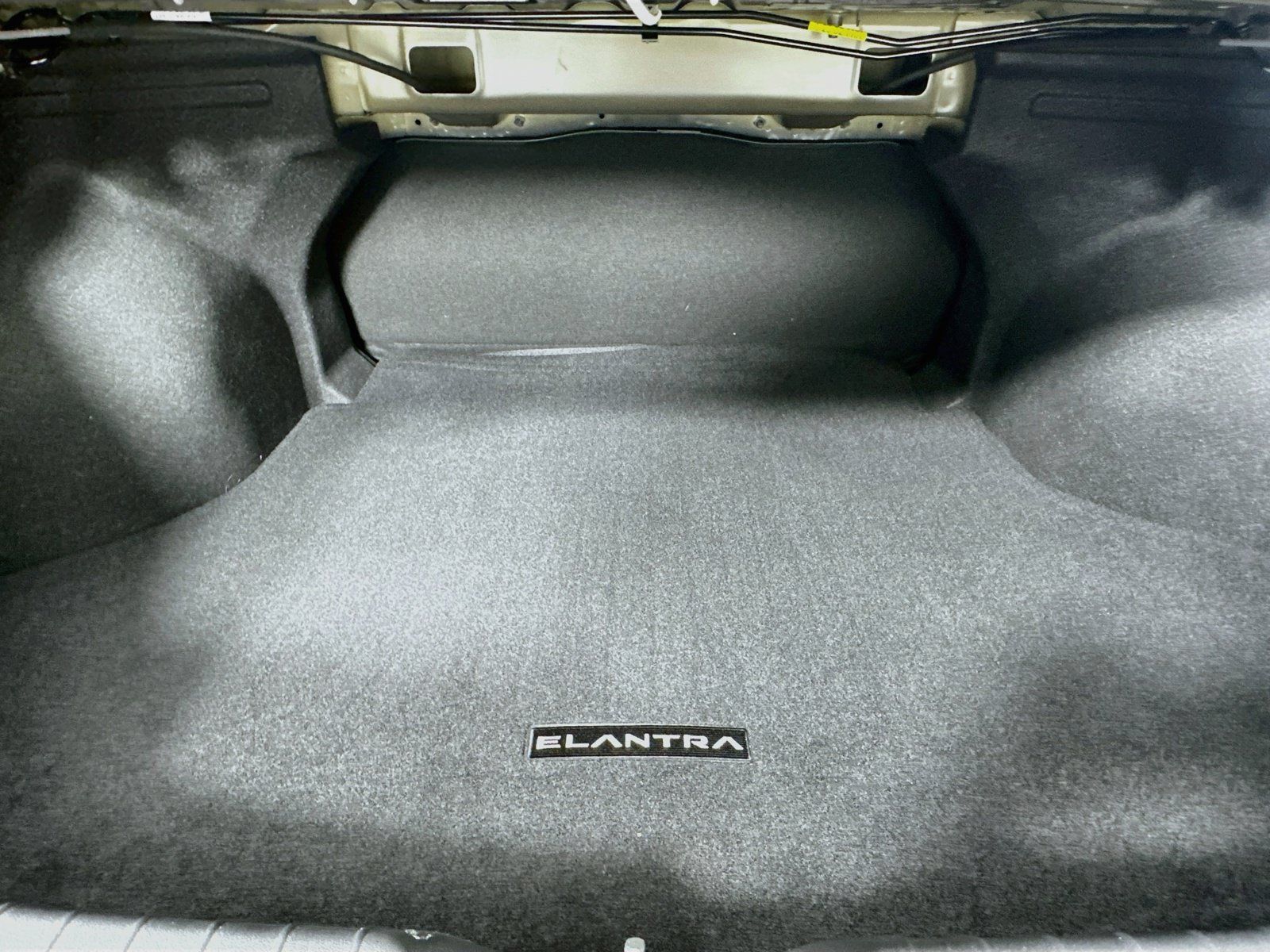 Used 2023 Hyundai Elantra SE FWD image 23