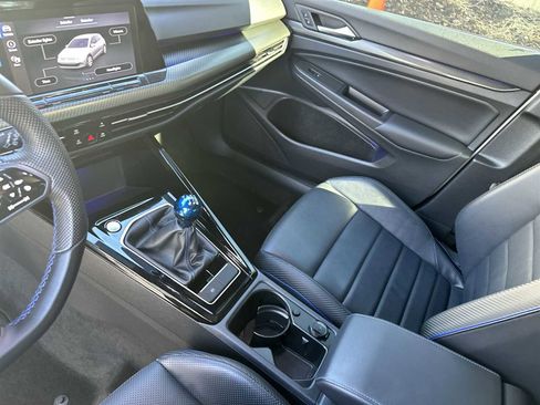 Used 2023 Volkswagen Golf R image 22