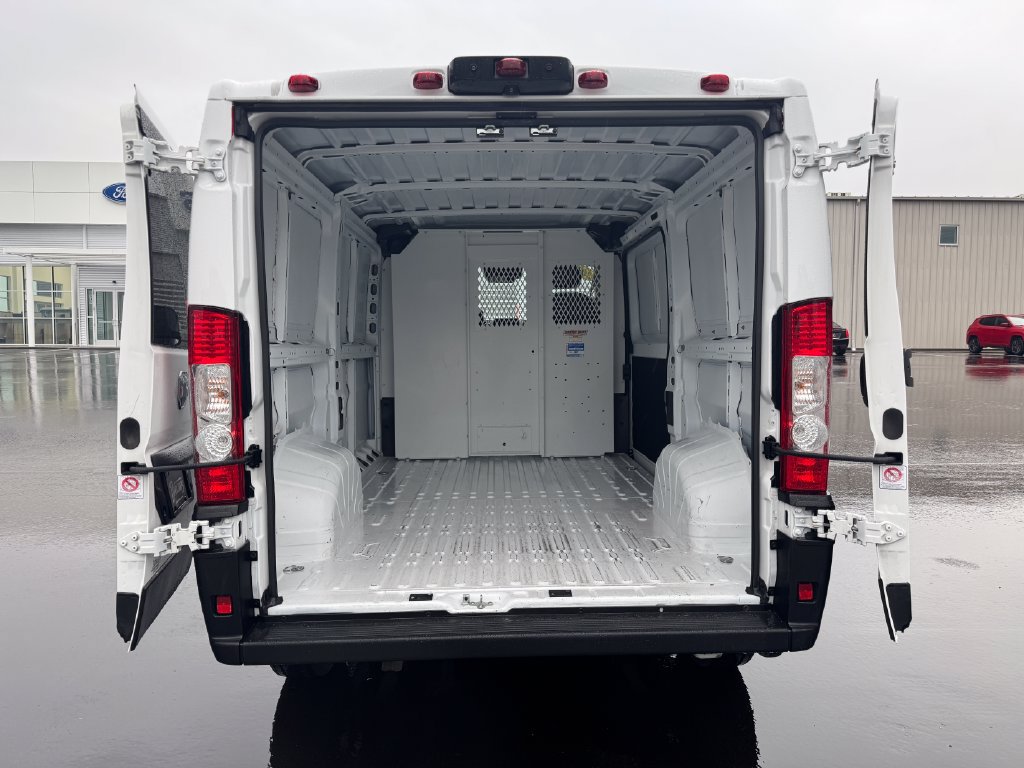 Used 2023 RAM ProMaster 2500 FWD image 9