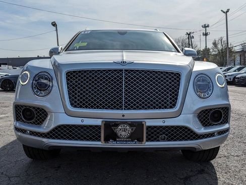 Used 2018 Bentley Bentayga Onyx Edition image 4