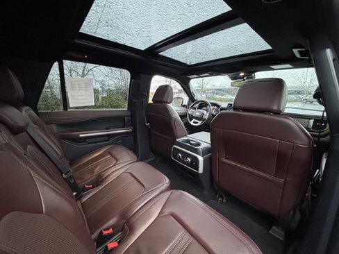 Used 2023 Ford Expedition Max Limited image 16
