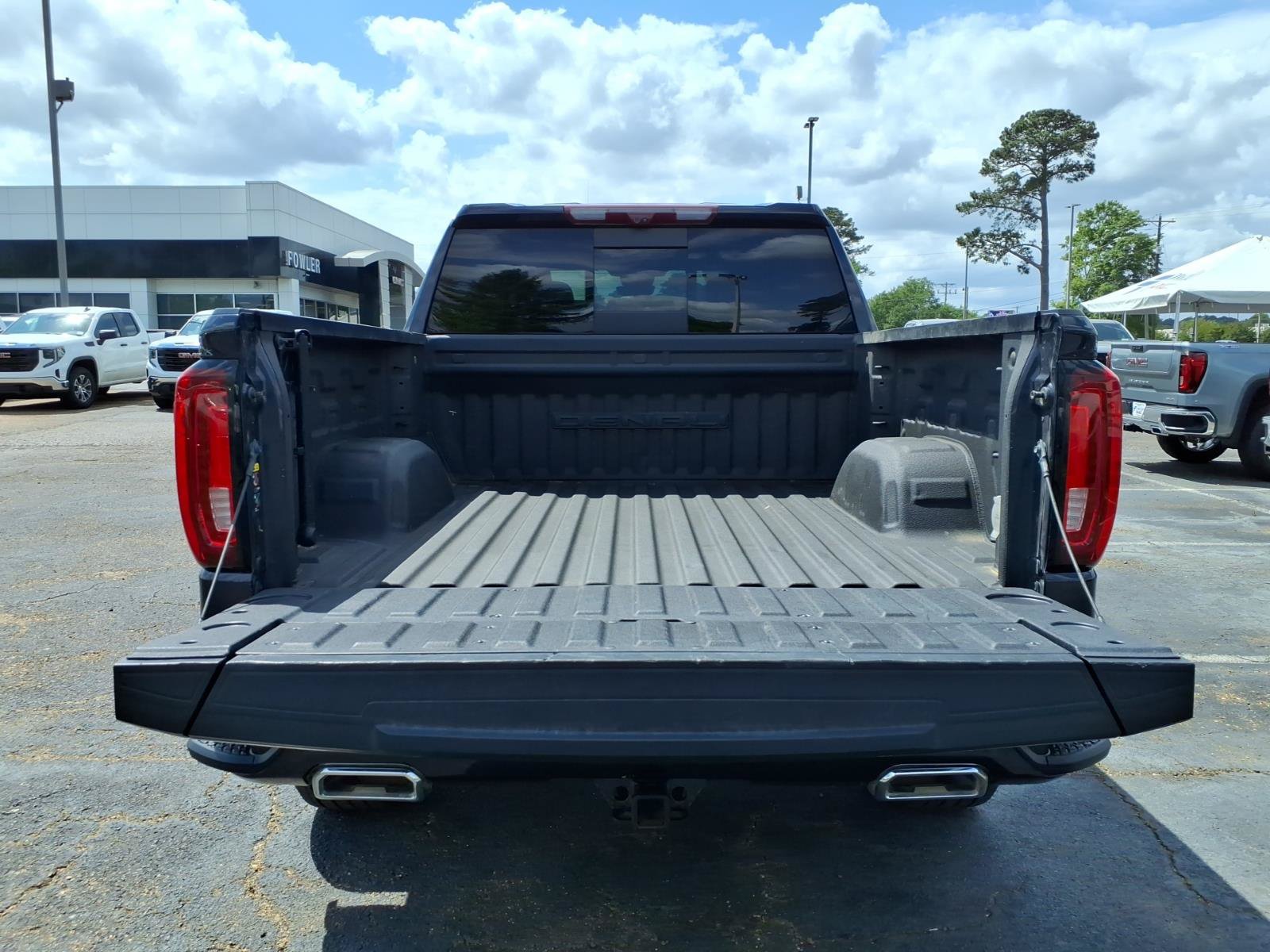 Used 2023 GMC Sierra 1500 Denali w/ Denali Reserve Package AWD/4WD image 7