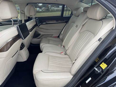 Used 2018 Genesis G90 5.0 Ultimate image 12