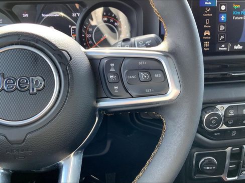 Certified 2025 Jeep Wrangler Sahara image 22