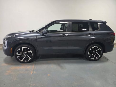 Used 2024 Mitsubishi Outlander SE AWD/4WD image 2