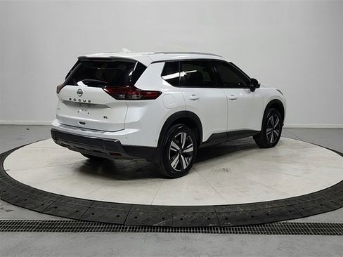 Used 2025 Nissan Rogue SL w/ SL Premium Package image 7