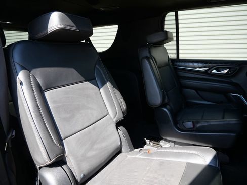 Used 2023 GMC Yukon XL Denali w/ Denali Reserve Package AWD/4WD image 15