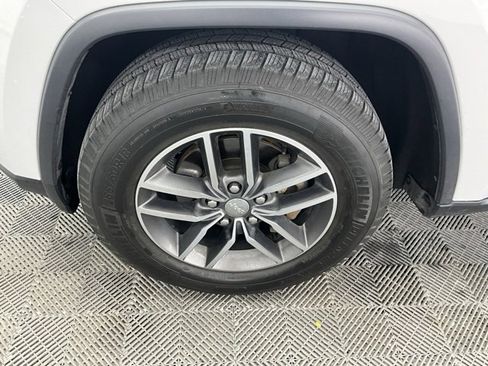 Used 2018 Jeep Grand Cherokee Limited image 30