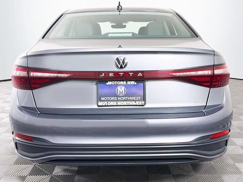 Used 2025 Volkswagen Jetta SE FWD image 22