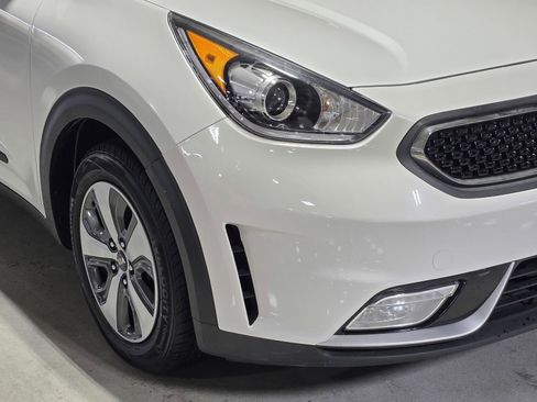 Used 2018 Kia Niro LX image 10