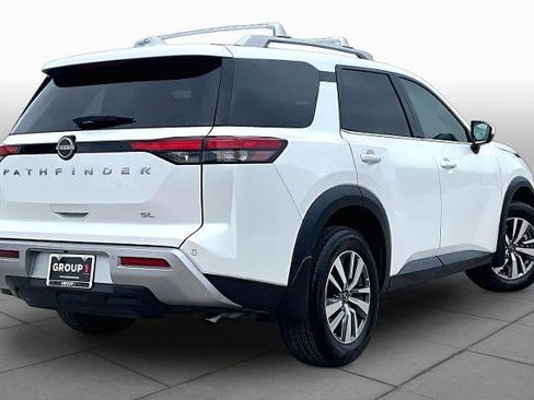 Certified 2025 Nissan Pathfinder SL image 13