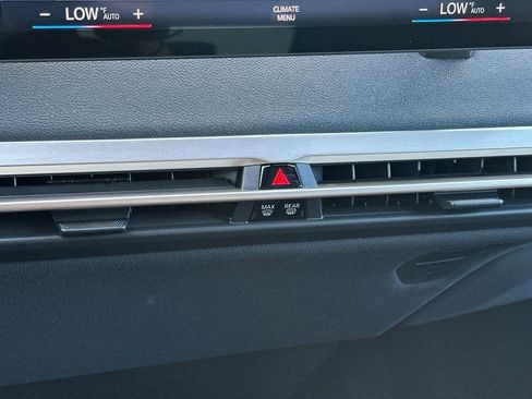 Used 2023 BMW iX xDrive50 w/ Sport Package image 23