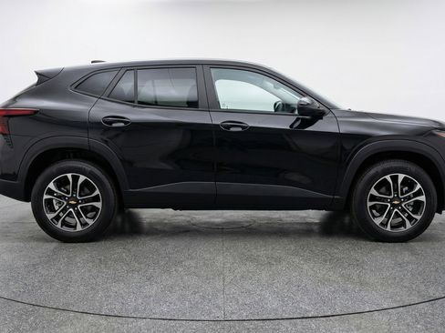 Used 2025 Chevrolet TrailBlazer LT image 11