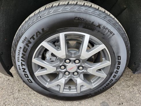 Used 2023 GMC Acadia SLE w/ Driver Convenience Package image 34