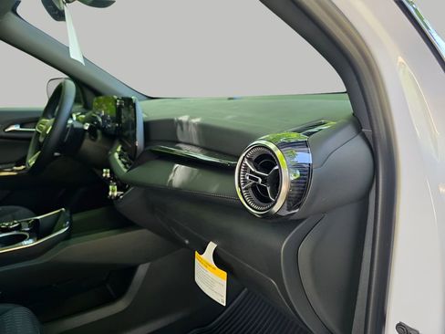 New 2026 Chevrolet Equinox LT w/ Safety and Technology Package FWD image 11