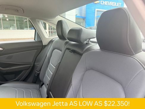 Used 2025 Volkswagen Jetta SEL FWD image 20