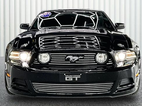 Used 2014 Ford Mustang GT Premium w/ Comfort Package RWD image 2