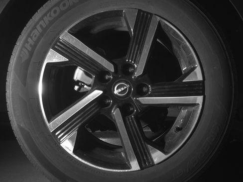 Used 2025 Nissan Sentra SV FWD image 15