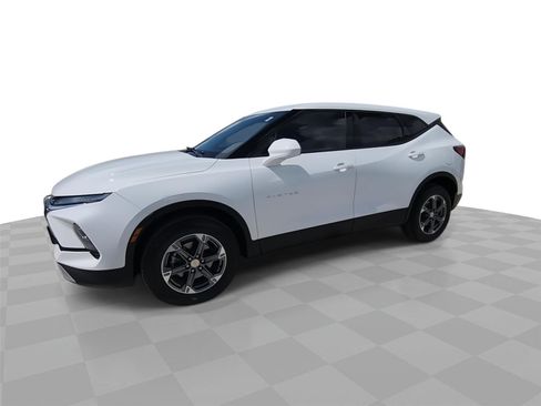 Used 2024 Chevrolet Blazer LT w/ Driver Confidence Package FWD image 4