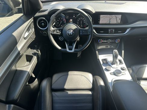 Used 2023 Alfa Romeo Stelvio Veloce AWD/4WD image 16