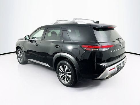 Used 2024 Nissan Pathfinder SL image 5