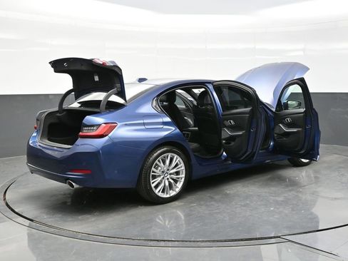 Used 2023 BMW 330i xDrive Sedan w/ Premium Package AWD/4WD image 42