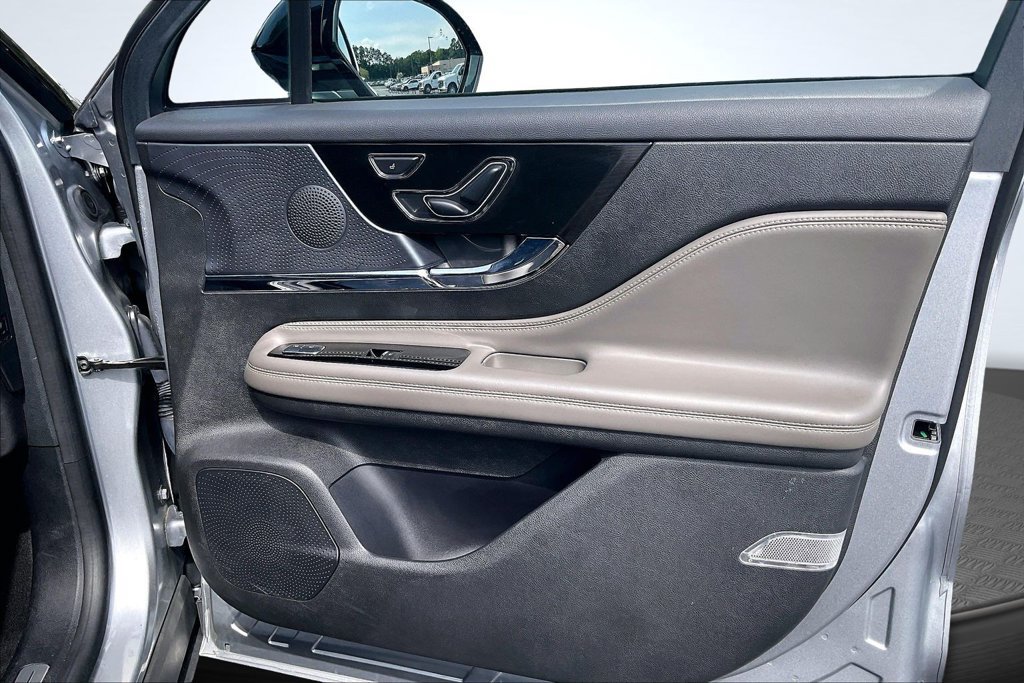 Used 2023 Lincoln Corsair FWD image 27