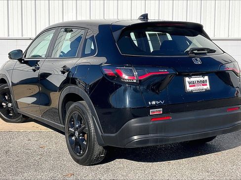 Used 2023 Honda HR-V LX image 7