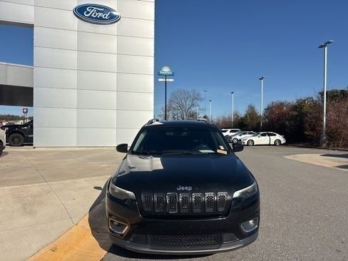 Used 2019 Jeep Cherokee Limited image 8