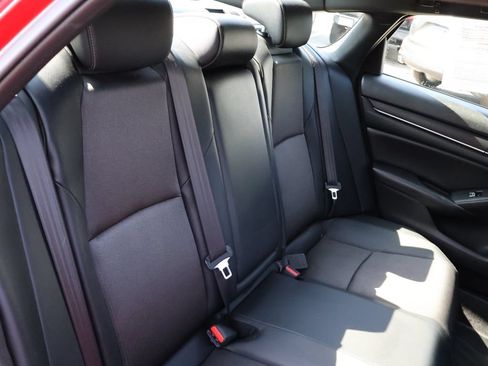 Used 2018 Honda Accord Sport image 12