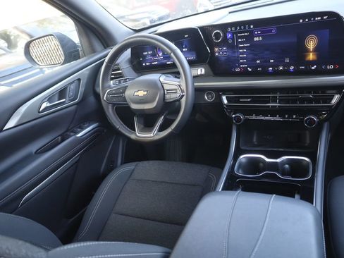 Used 2024 Chevrolet Traverse LT AWD/4WD image 25