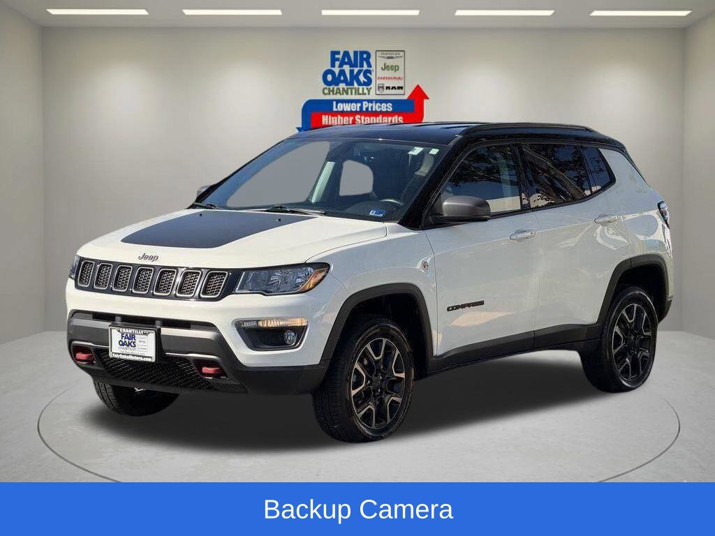 Used 2019 Jeep Compass Trailhawk w/ Leather Interior Group AWD/4WD image 3
