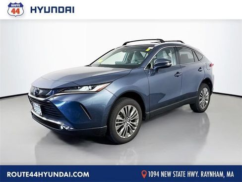 Used 2024 Toyota Venza XLE AWD/4WD image 1