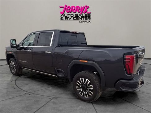 Used 2024 GMC Sierra 2500 Denali Ultimate image 5
