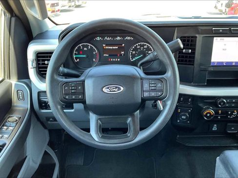 Used 2024 Ford F250 XLT w/ FX4 Off-Road Package image 5