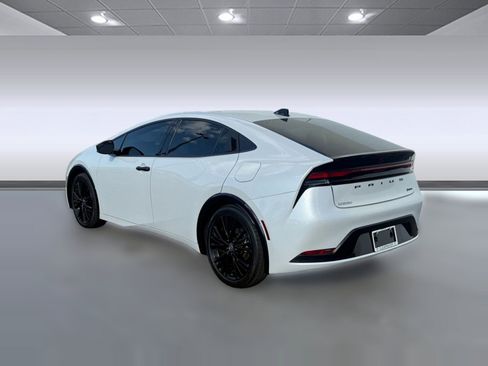 Used 2026 Toyota Prius image 3