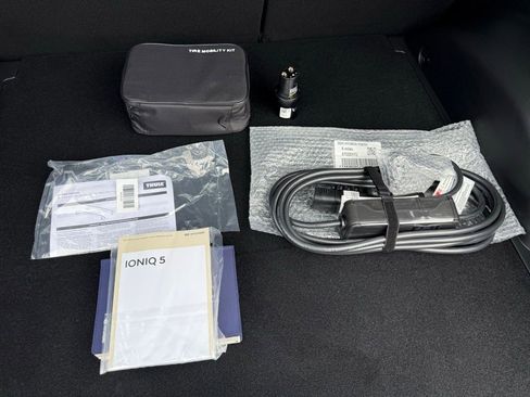 Used 2025 Hyundai Ioniq 5 SEL image 12