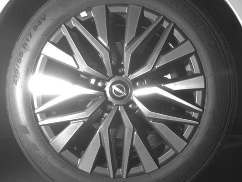 Used 2025 Nissan Altima 2.5 SV FWD image 13