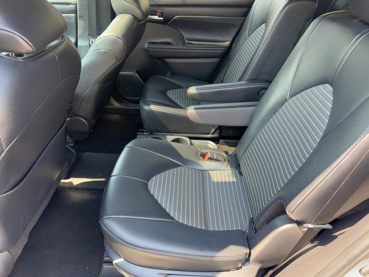Used 2024 Toyota Highlander XSE FWD image 25