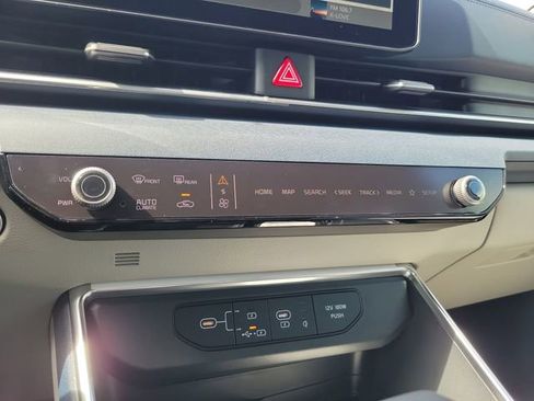 New 2026 Kia Carnival EX image 23